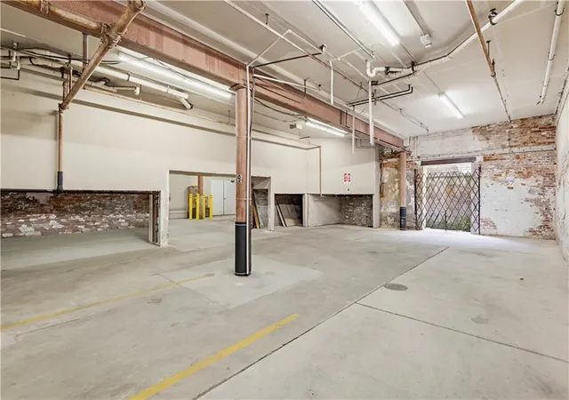 2nd image of 633 Tchoupitoulas St, New Orleans, LA 70130