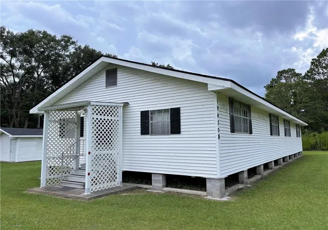 1st image of 19430 A B Schlumbrecht Rd, Covington, LA 70435 | MLS# 2550286