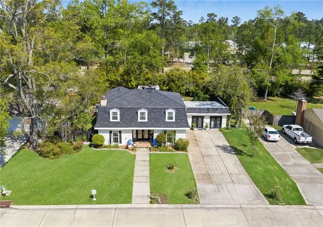 3rd image of 654 Marilyn Dr, Mandeville, LA 70448 | MLS# 2550367