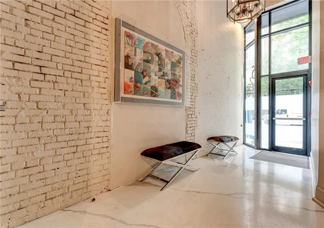 3rd image of 528 Baronne St, New Orleans, LA 70113