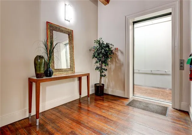 4th image of 528 Baronne St, New Orleans, LA 70113