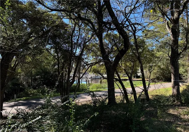 3rd image of 1050 Villere St, Mandeville, LA 70448 | MLS# 2550171
