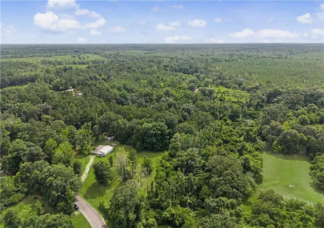 5th image of 23079 Peterson Rd, Mount Hermon, LA 70450 | MLS# 2550283