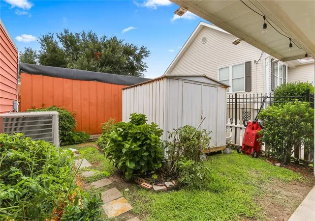 Homes for sale in New Orleans, LA | 6624 Center St, New Orleans, LA 70124 | MLS# 2550641