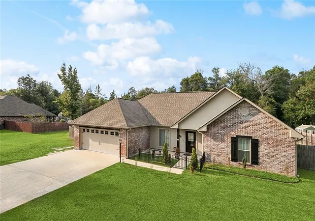 Photo 1 of Single family home for sale at 42634 Brown Rd, Ponchatoula, LA 70454 | MLS# 2550691 | Listing updated on 2026-04-01