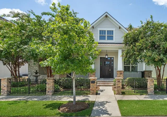 1st image of 905 Tezcucco Ct, Covington, LA 70433 | MLS# 2547488