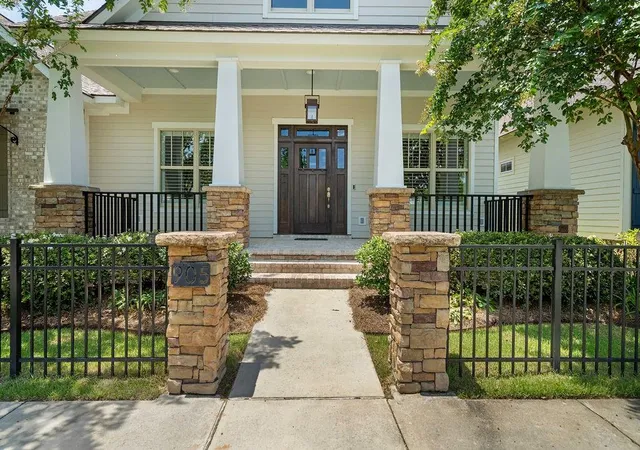 3rd image of 905 Tezcucco Ct, Covington, LA 70433 | MLS# 2547488