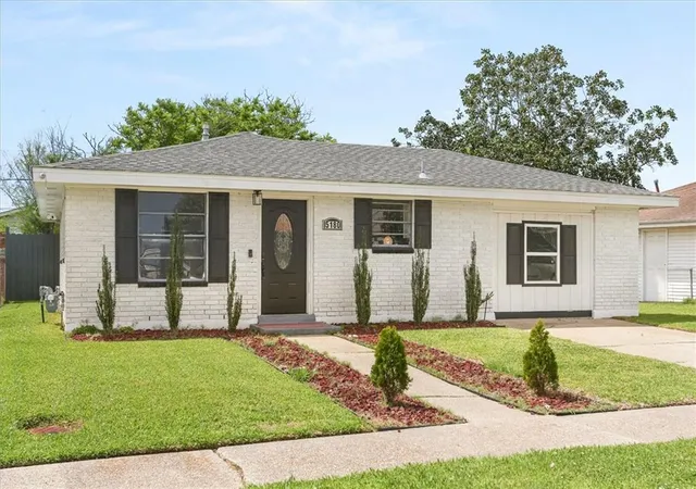Homes for sale in Marrero, LA | 5180 Mount Shasta Ln, Marrero, LA 70072 | MLS# 2550729