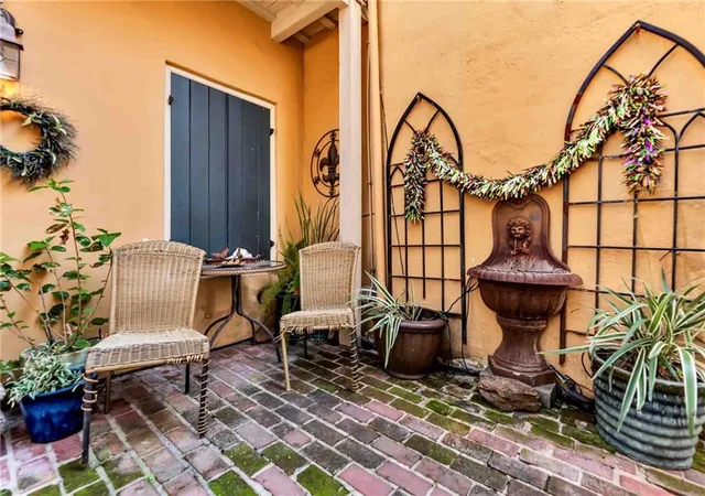 2nd image of 734 Dauphine St, New Orleans, LA 70116