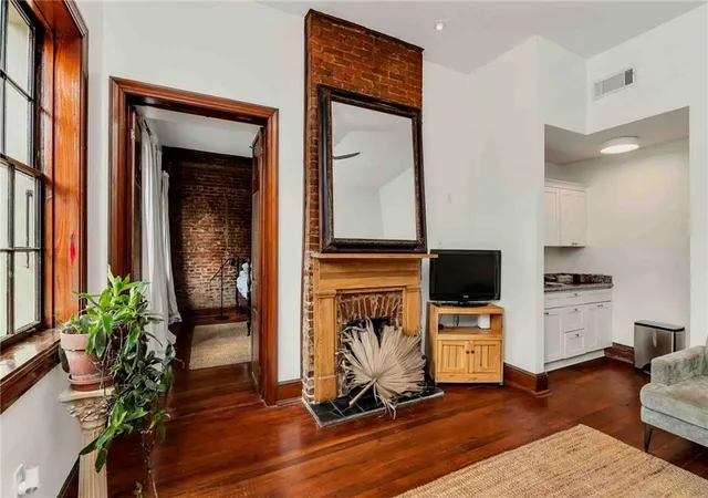 3rd image of 734 Dauphine St #1, New Orleans, LA 70116 | MLS# 2549838