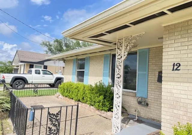 2nd image of 12 Gretna Blvd, Gretna, LA 70053 | MLS# 2550119