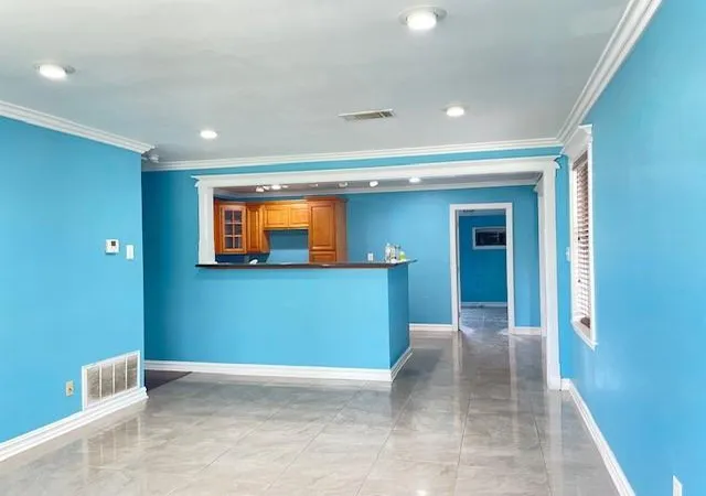 3rd image of 12 Gretna Blvd, Gretna, LA 70053 | MLS# 2550119
