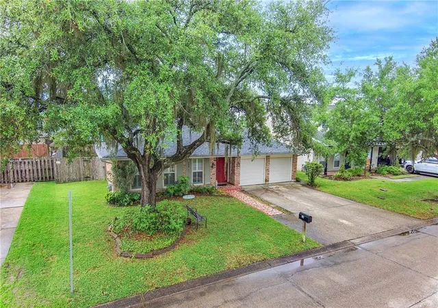 Homes for sale in Destrehan, LA | 14 Melrose Dr, Destrehan, LA 70047 | MLS# 2550354