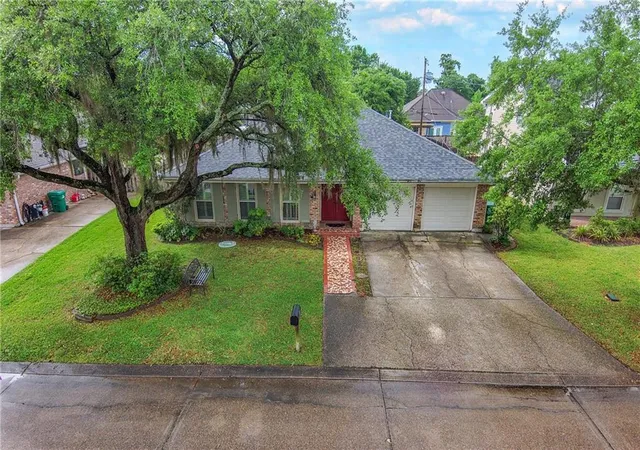 Homes for sale in Destrehan, LA | 14 Melrose Dr, Destrehan, LA 70047 | MLS# 2550354