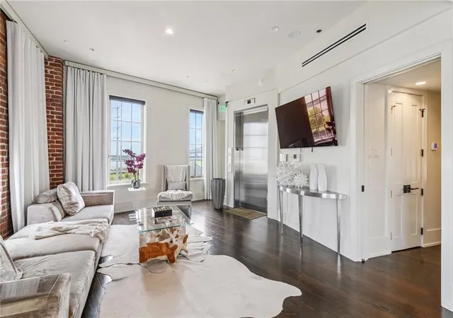 3rd image of 208 Bienville St #5, New Orleans, LA 70130 | MLS# 2550202