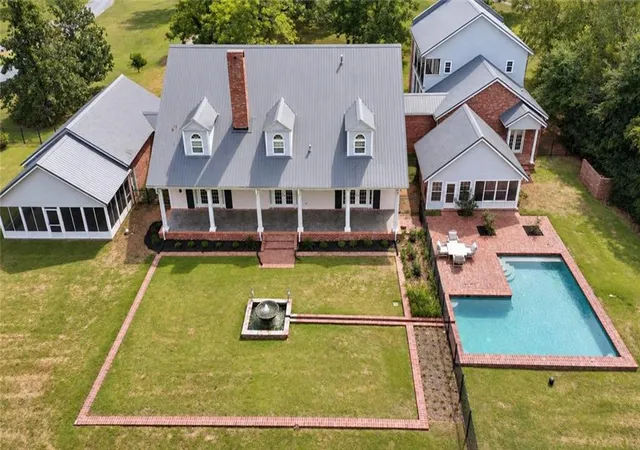 Photo 1 of Mansion for sale at 164 Melrose Bnd Blvd, Natchez, LA 71456 | MLS# 2550846 | Listing updated on 2026-10-07