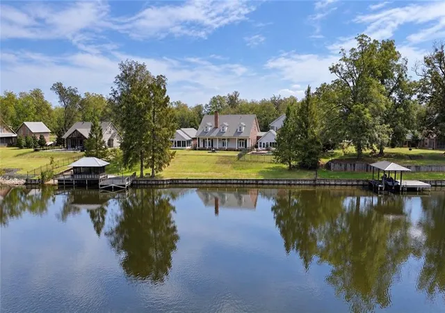 Photo 3 of Mansion for sale at 164 Melrose Bnd Blvd, Natchez, LA 71456 | MLS# 2550846 | Listing updated on 2026-10-07