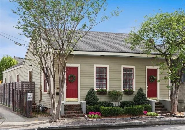 2nd image of 1015 Felicity St, New Orleans, LA 70130 | MLS# 2550263
