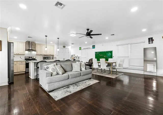 3rd image of 9012 Hickory St, New Orleans, LA 70118 | MLS# 2551217