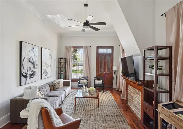 2nd image of 4431 Tchopitoulas St, New Orleans, LA 70115 | MLS# 2550290