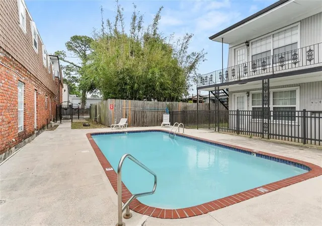 Homes for sale in Metairie, LA | 3013 Ridgelake Drive, Metairie, LA 70002 | Houzeo