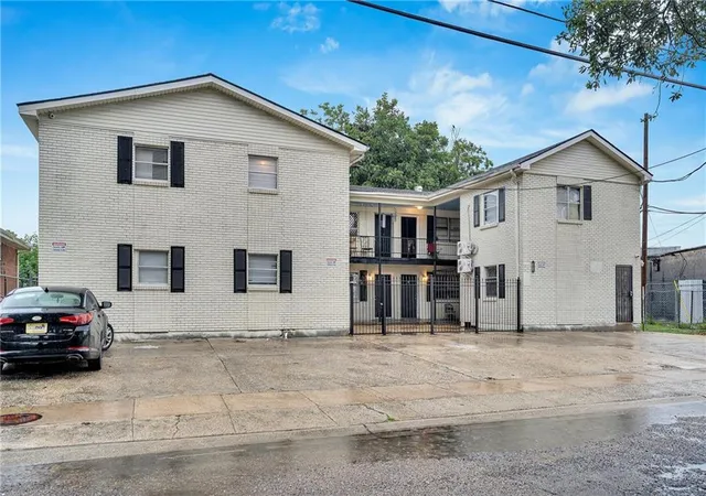 Homes for sale in New Orleans, LA | 1356 Flanders St, New Orleans, LA 70114 | MLS# 2551355