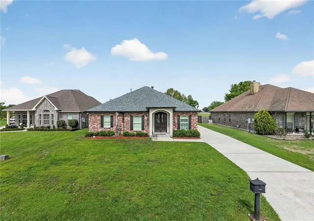 Homes for sale in Belle Chasse, LA | 252 D'olivier St, Belle Chasse, LA 70037 | MLS# 2550635