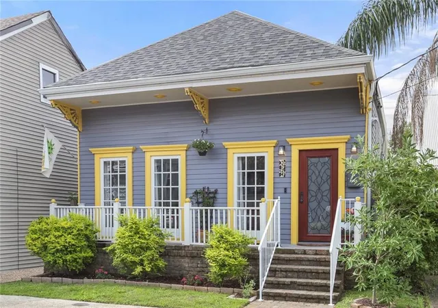 1st image of 3714 Laurel St, New Orleans, LA 70115 | MLS# 2551586