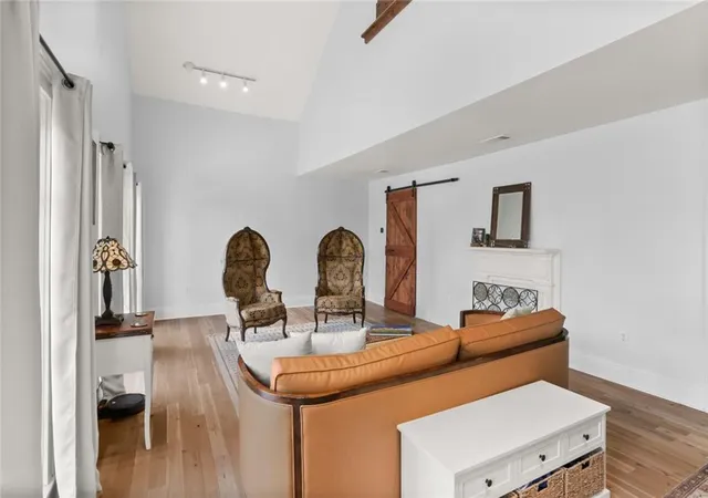 2nd image of 3714 Laurel St, New Orleans, LA 70115 | MLS# 2551586