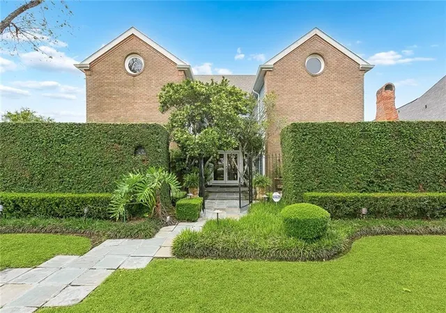 1st image of 19 Rue Royale, Metairie, LA 70002 | MLS# 2551663