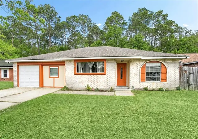 Homes for sale in Slidell, LA | 202 N Queens Dr, Slidell, LA 70458 | MLS# 2551579