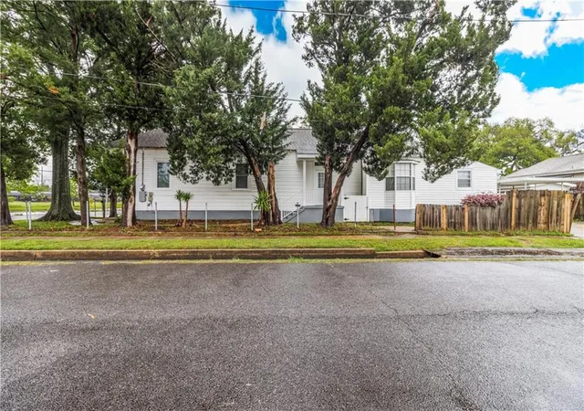 26th image of 838 Jefferson St, Gretna, LA 70053 | MLS# 2551805
