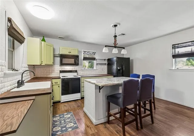 Photo 4 of Single family home for sale at 541 Matthew St, Lafitte, LA 70067 | MLS# 2551857 | Listing updated on 2026-09-30