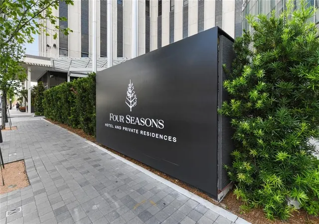 2nd image of 2 Canal St #1901, New Orleans, LA 70130 | MLS# 2551770