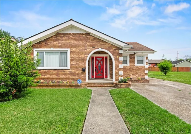1st image of 921 Lamanche St, New Orleans, LA 70117 | MLS# 2551802