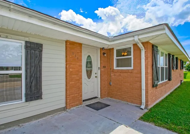 Photo 1 of Single family home for sale at 1033 Francis St, Marrero, LA 70072 | MLS# 2551716 | Listing updated on 2026-07-09