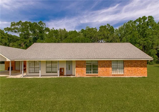 Homes for sale in Bogalusa, LA | 301 Welch Dr, Bogalusa, LA 70427 | MLS# 2551939