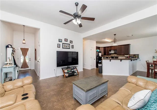 Photo 3 of Single family home for sale at 28457 Plum St, Ponchatoula, LA 70454 | MLS# 2552010 | Listing updated on 2026-04-10
