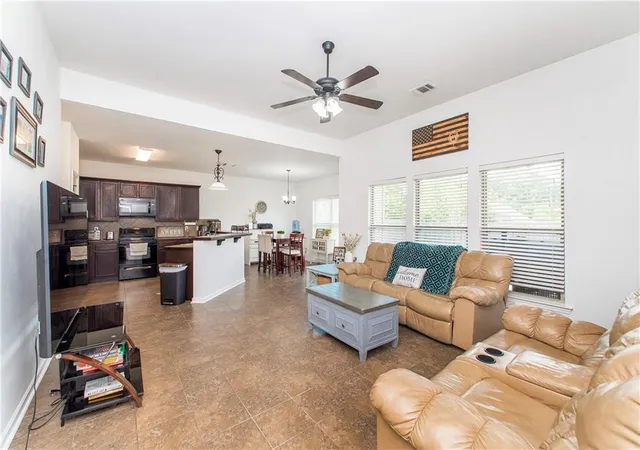 Photo 3 of Single family home for sale at 28457 Plum St, Ponchatoula, LA 70454 | MLS# 2552010 | Listing updated on 2026-04-10