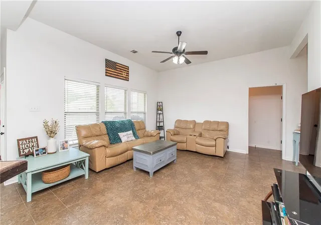 Photo 4 of Single family home for sale at 28457 Plum St, Ponchatoula, LA 70454 | MLS# 2552010 | Listing updated on 2026-04-10
