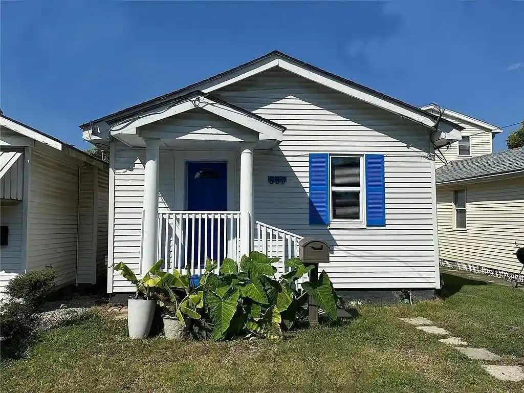 Single family home for sale at 550 Brown St, Jefferson, LA 70121 | MLS# 2551153