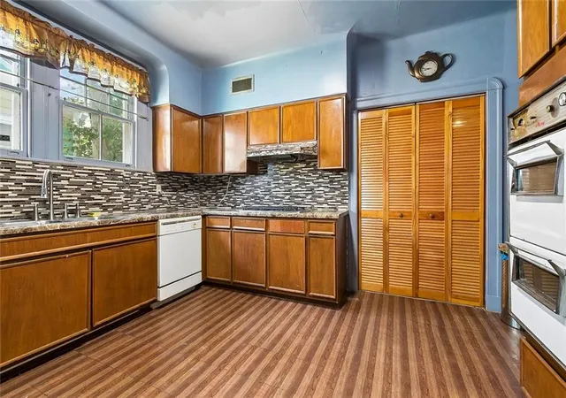 Photo 4 of Single family home for sale at 4115 Clermont Dr, New Orleans, LA 70122 | MLS# 2552117 | Listing updated on 2026-04-28