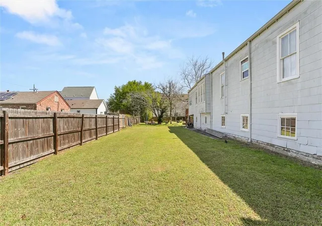 2nd image of 2817 Upperline St, New Orleans, LA 70115 | MLS# 2552181