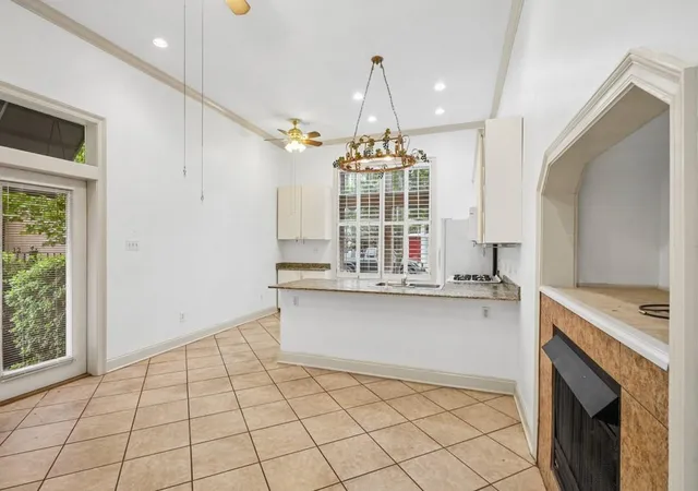 3rd image of 1931 Burgundy St, New Orleans, LA 70116