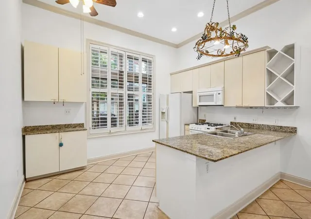 5th image of 1931 Burgundy St, New Orleans, LA 70116