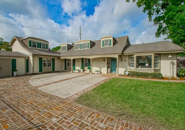 1st image of 6506 Oakland Dr, New Orleans, LA 70118 | MLS# 2550903