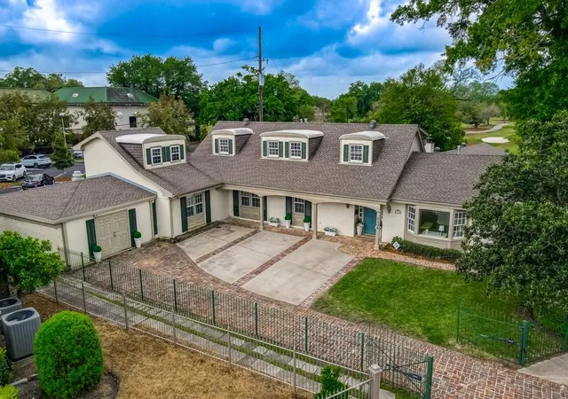 3rd image of 6506 Oakland Dr, New Orleans, LA 70118 | MLS# 2550903