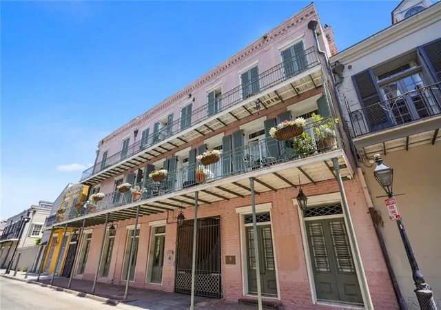 2nd image of 525 Governor Nicholls St, New Orleans, LA 70116