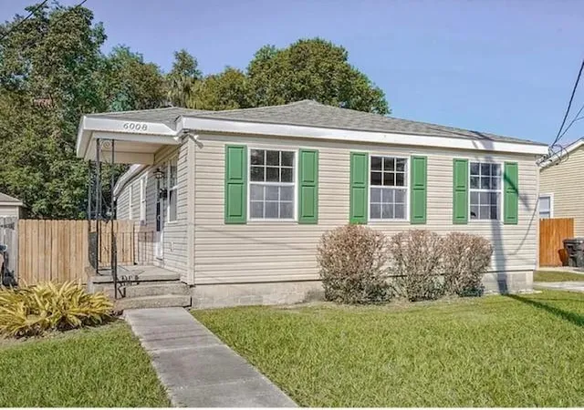 Homes for sale in New Orleans, LA | 6008 Wingate Dr, New Orleans, LA 70122 | MLS# 2552461