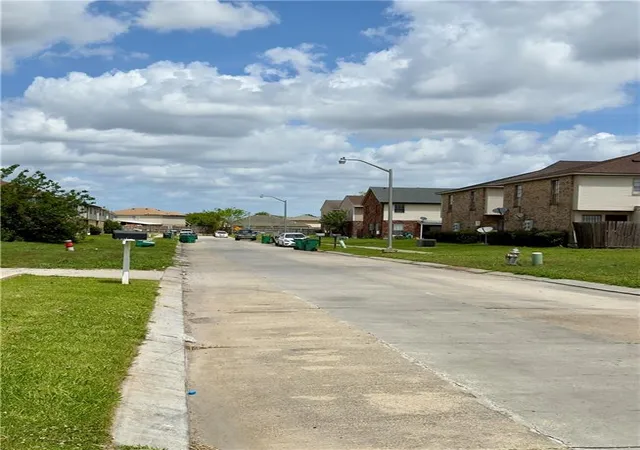 Homes for sale in Harvey, LA | 4144 Lac Bienville Dr, Harvey, LA 70058 | MLS# 2552497